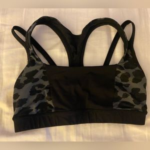 Lululemon Sports Bra (size 6)
